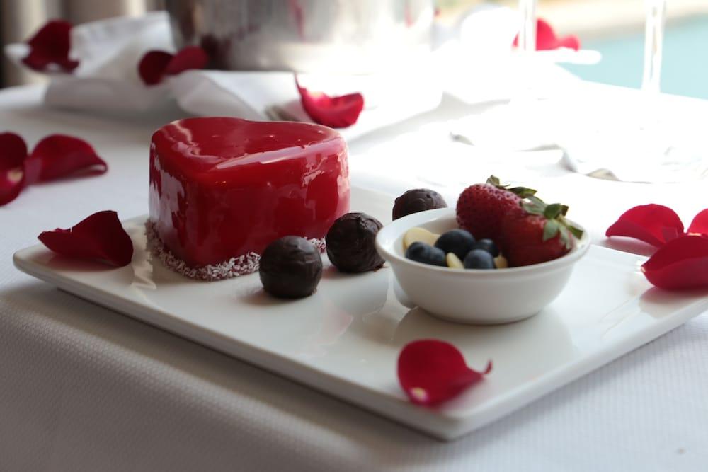 Bay La Sun Hotel&Marina - KAEC King Abdullah Economic City Bagian luar foto A dessert