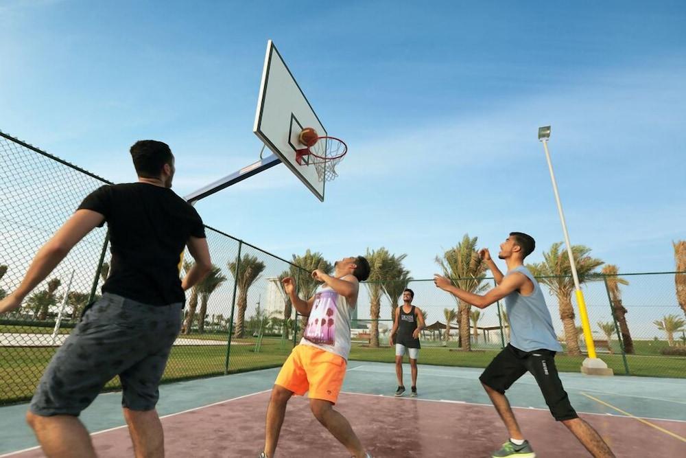 Bay La Sun Hotel&Marina - KAEC King Abdullah Economic City Bagian luar foto Basketball in Al-Shaab
