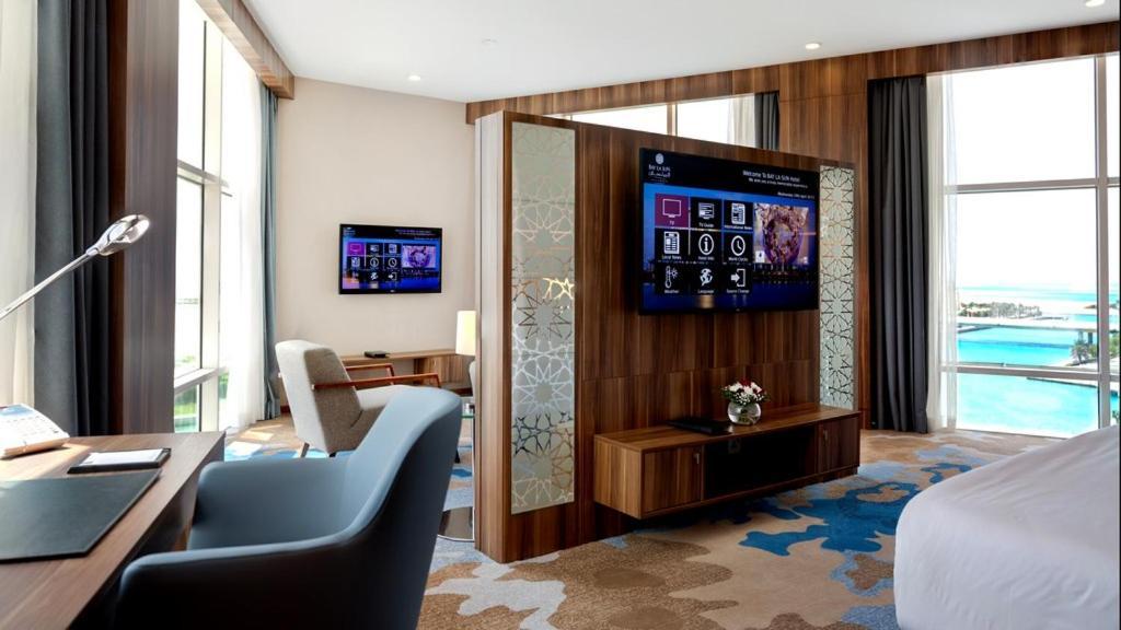 Bay La Sun Hotel&Marina - KAEC King Abdullah Economic City Bagian luar foto A suite at the Atlantis Paradise Island
